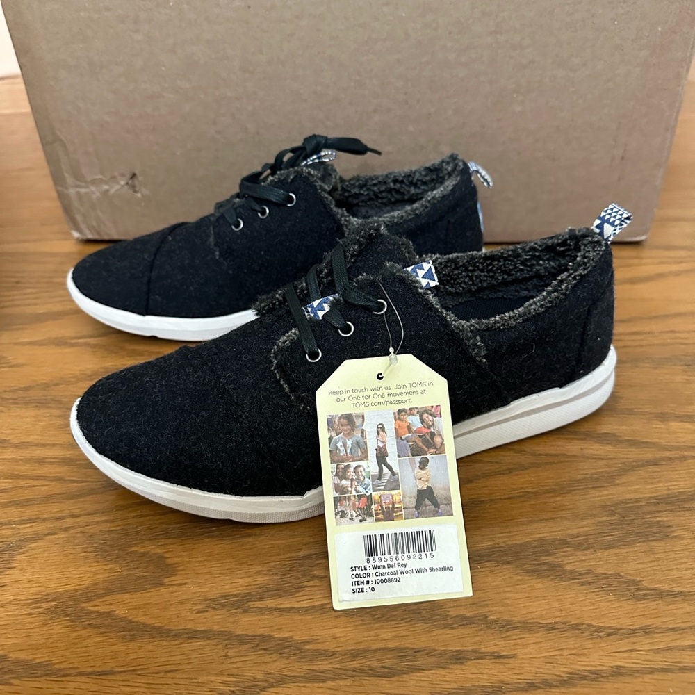 TOMS Del Rey Shoes Sneakers Size 10 Charcoal Wool Shearling Women’s NWT Casual